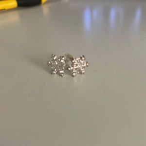 Snowflake earrings new never used!